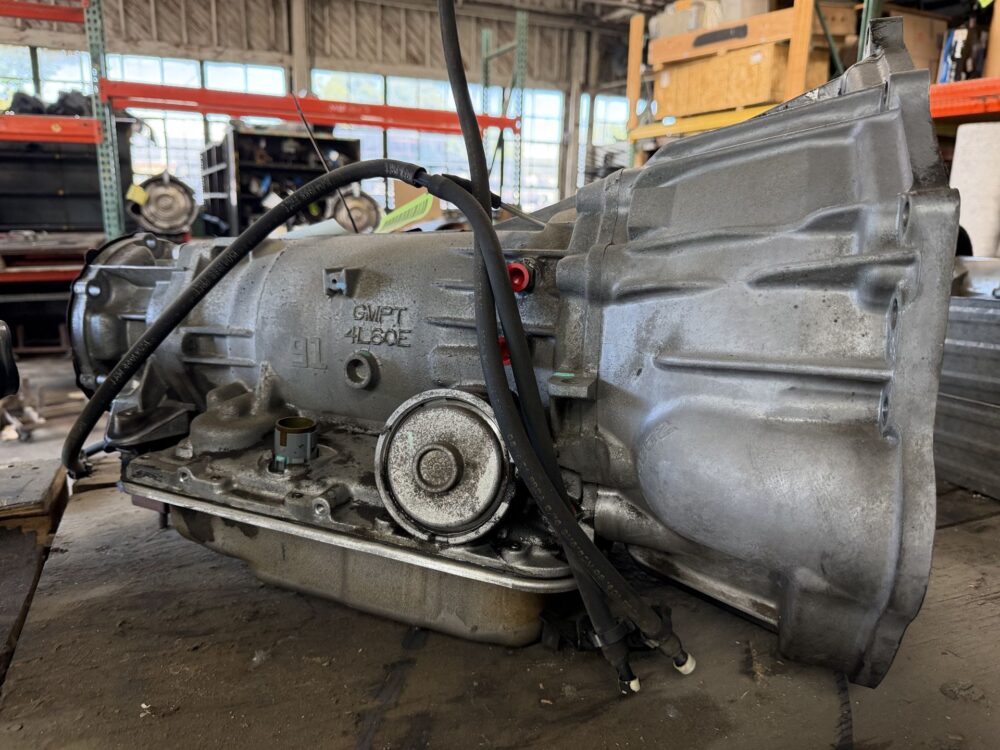 0000125481_2.jpg Used 2001 GMC Yukon XL 1500 Transmission Assembly 6.0L